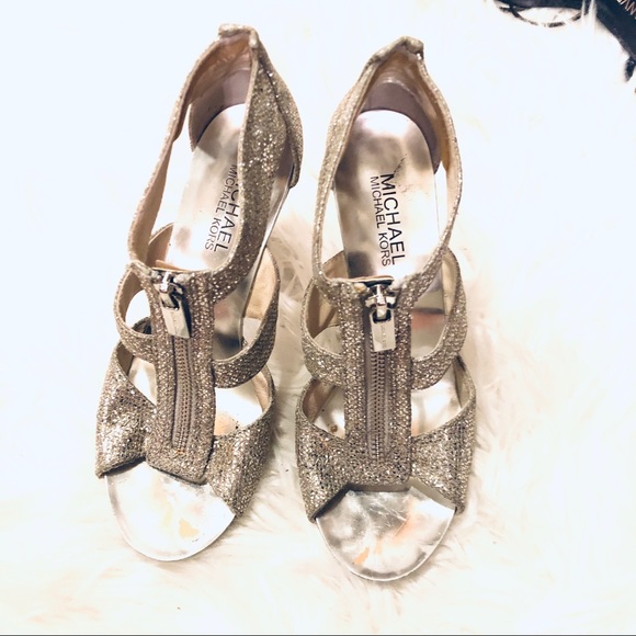 Michael Kors “Berkley” silver sparkly sandals - Picture 4 of 9